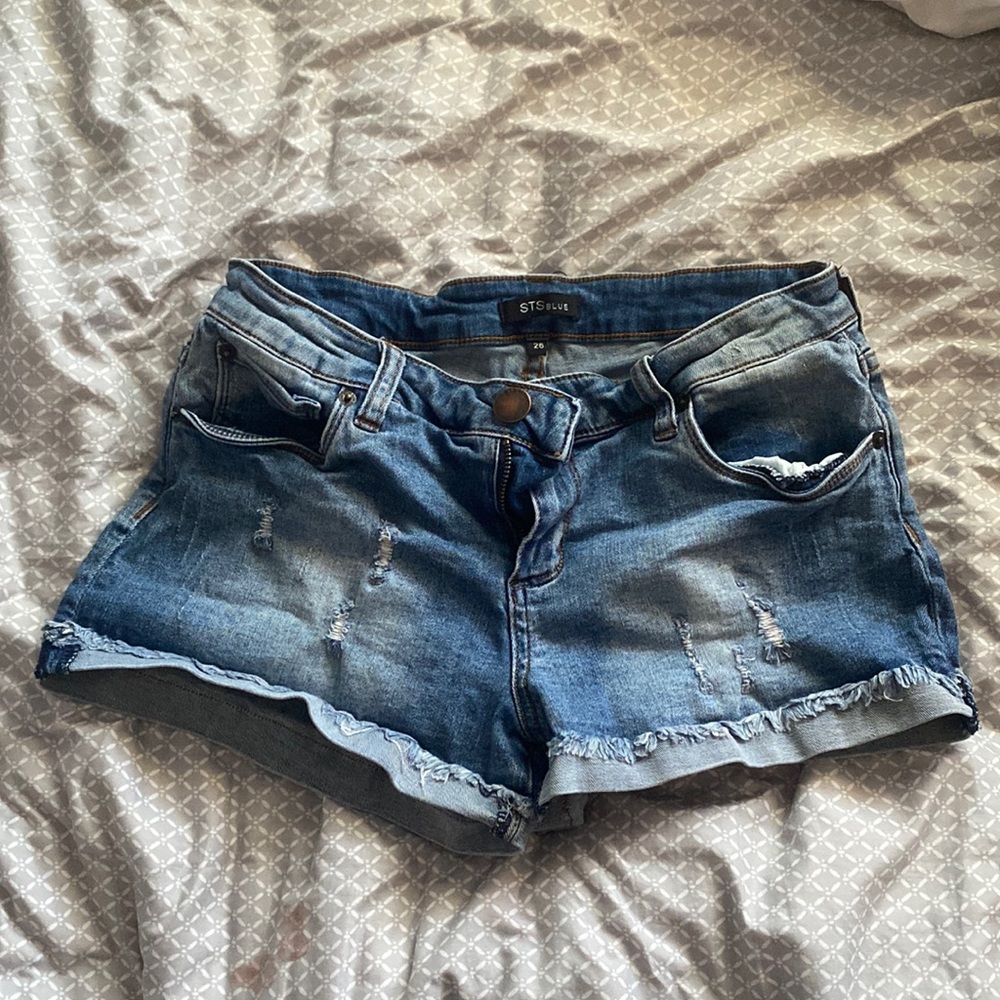 Low waisted Jean Shorts